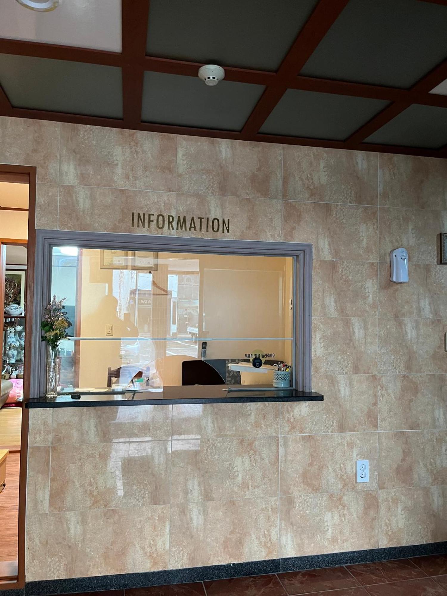 Oreum Motel Jeju Exterior foto